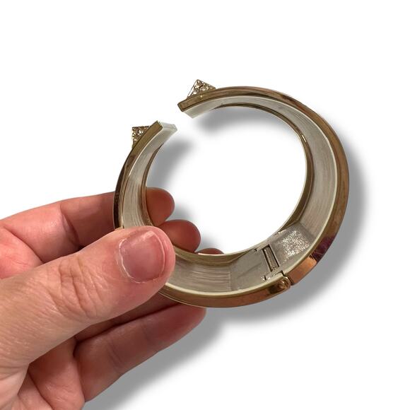 Victorias Secret Scandalous Cuff Bracelet Bangle Rhinestones Gold Tone Hinged - Picture 10 of 13